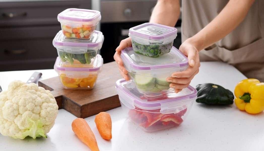 Plastic Containers Wholesale Price in the Market