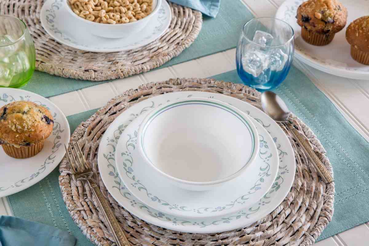  Best plastic dinnerware sets | Buy at a Cheap Price 