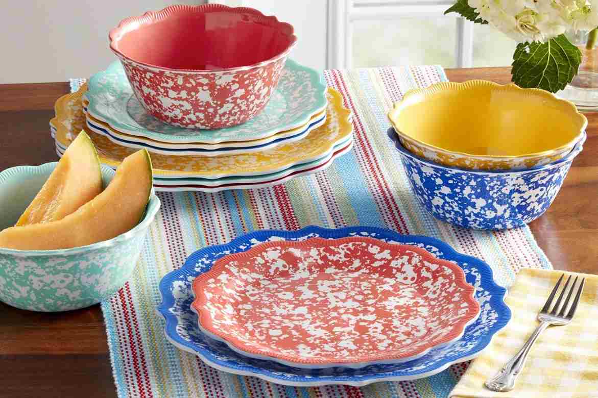  Best plastic dinnerware sets | Buy at a Cheap Price 