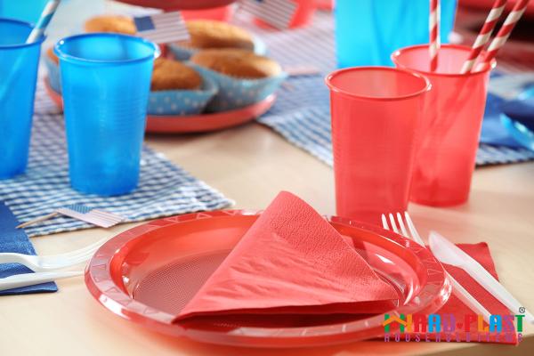 Red plastic dishes set | Buy at a cheap price